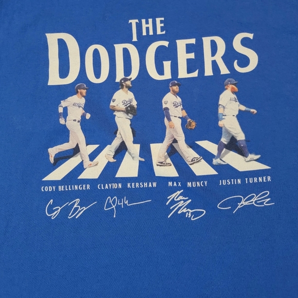 LOS ANGELES DODGERS WALKING ABBEY ROAD SIGNATURE T-SHIRT - Picture 3 of 5